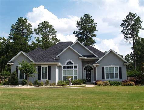 exterior house colors black roof